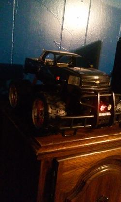 9.6v needs battery and remote