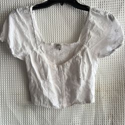 Love Tree Size M white eyelet crop top short sleeves