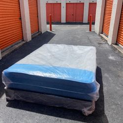 NEW QUEEN PILLOW MATTRESS AND BOX SPR+ING 2pcs