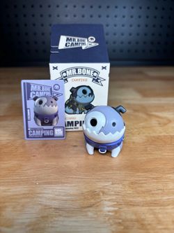 Mr.BONES Zombie Camping Dog Blind Box  Series Figure