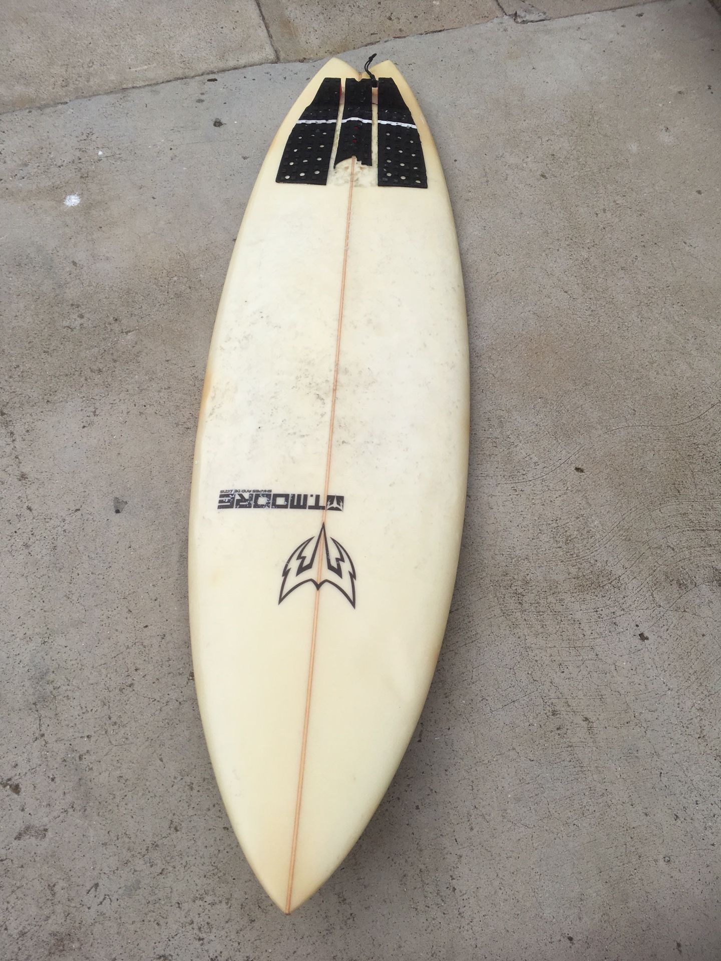 Surfboard 5"9 fish. Fins included