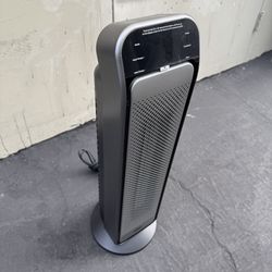 DREO 1500 -Watt Ceramic Tower Indoor Electric Space Heater with Thermostat Very Good Condition 