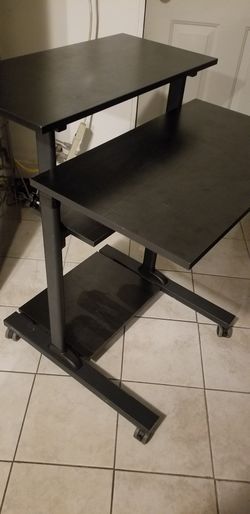 Rolling Laptop Computer Desk On Wheels.
