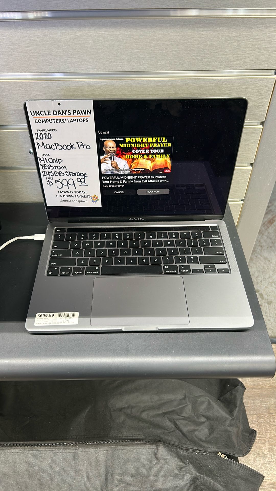apple laptop