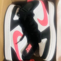 New Nike Shoes Size 5y 