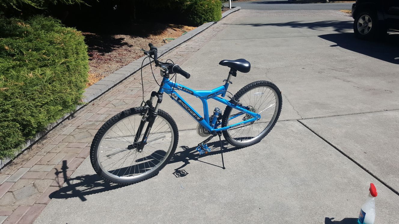 Kent shockwave fs2600 25 in tires 21 speed