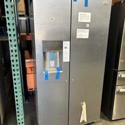 Frigidaire Gallery 33” Side-by-Side Refrigerator – Smudge-Proof Stainless Steel – 22.3 Cu. Ft.