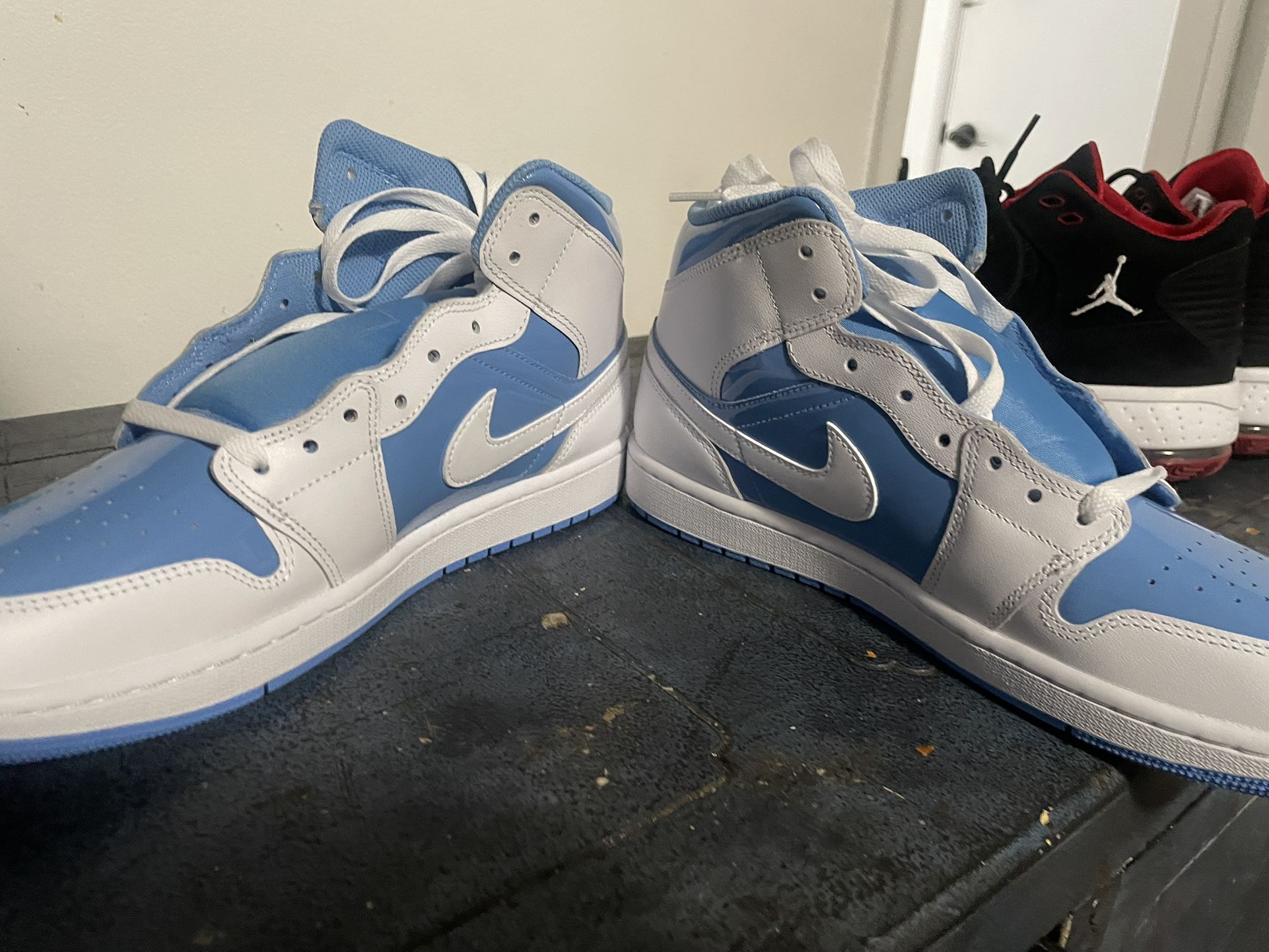 Air Jordan 1 Mid SE