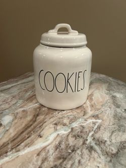 Rae Dunn Jar