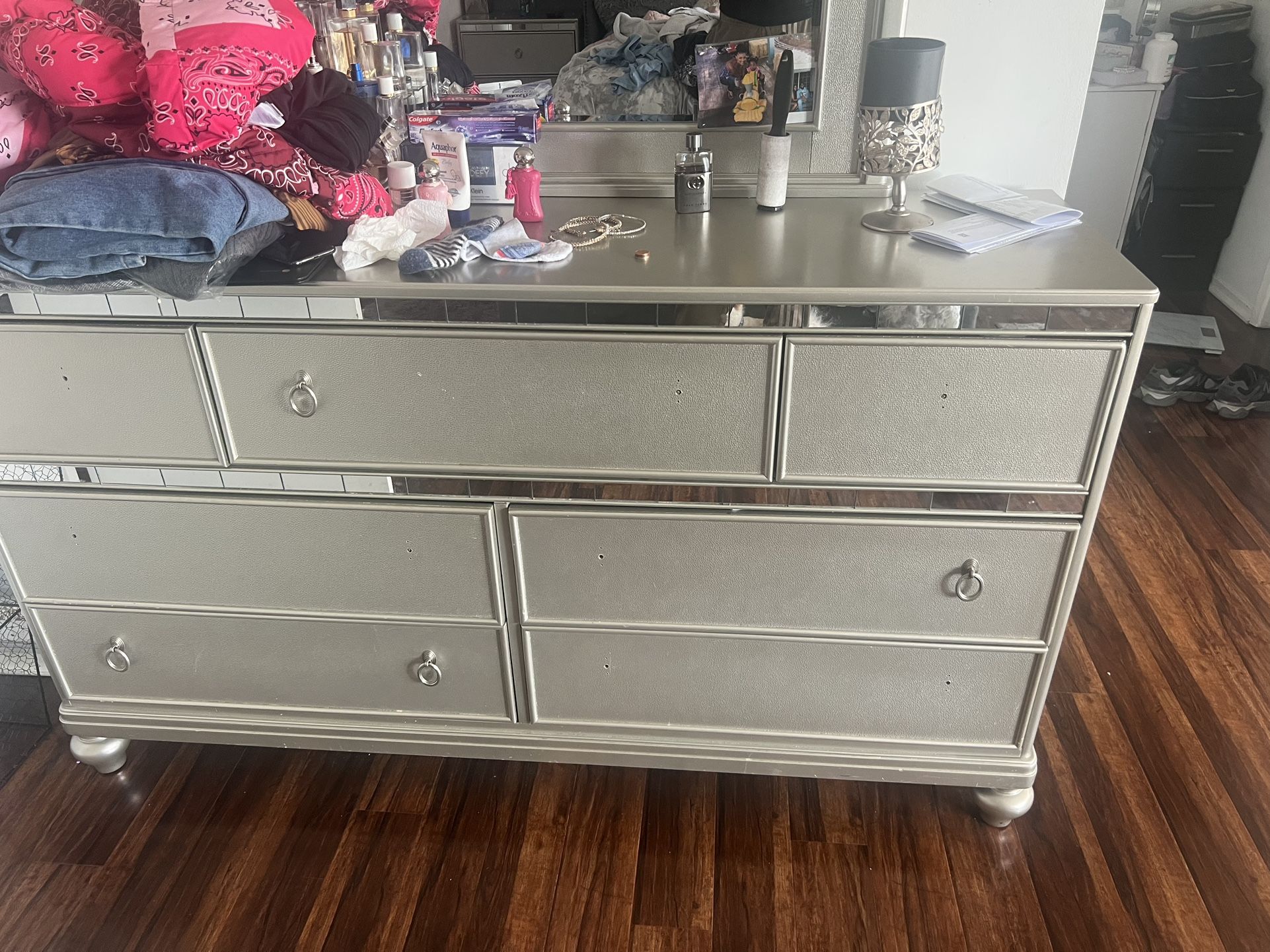 Free Dressers and kid Items for Sale in Inglewood, CA OfferUp