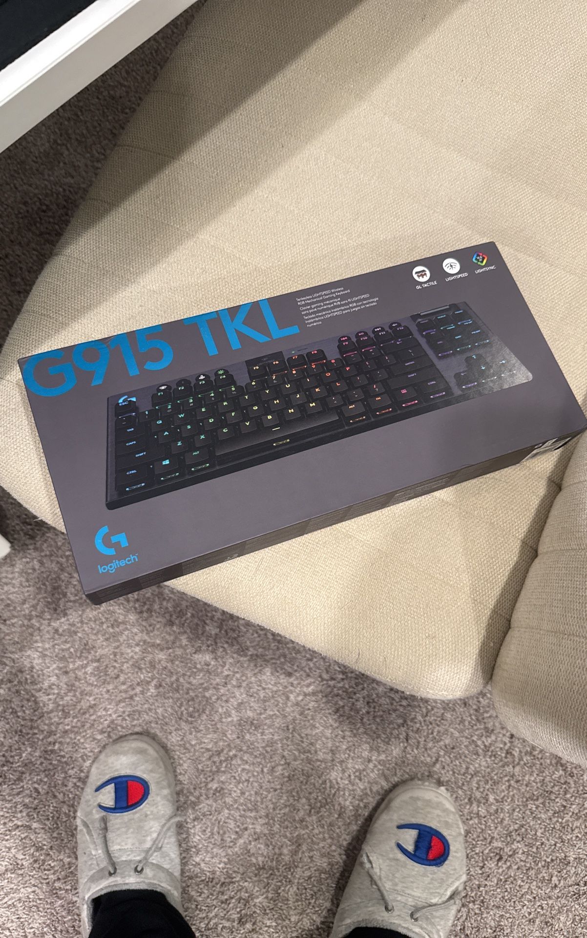 G915 TKL Logitech keyboard LED