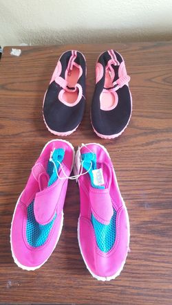 Girl water shoes Size 2/3