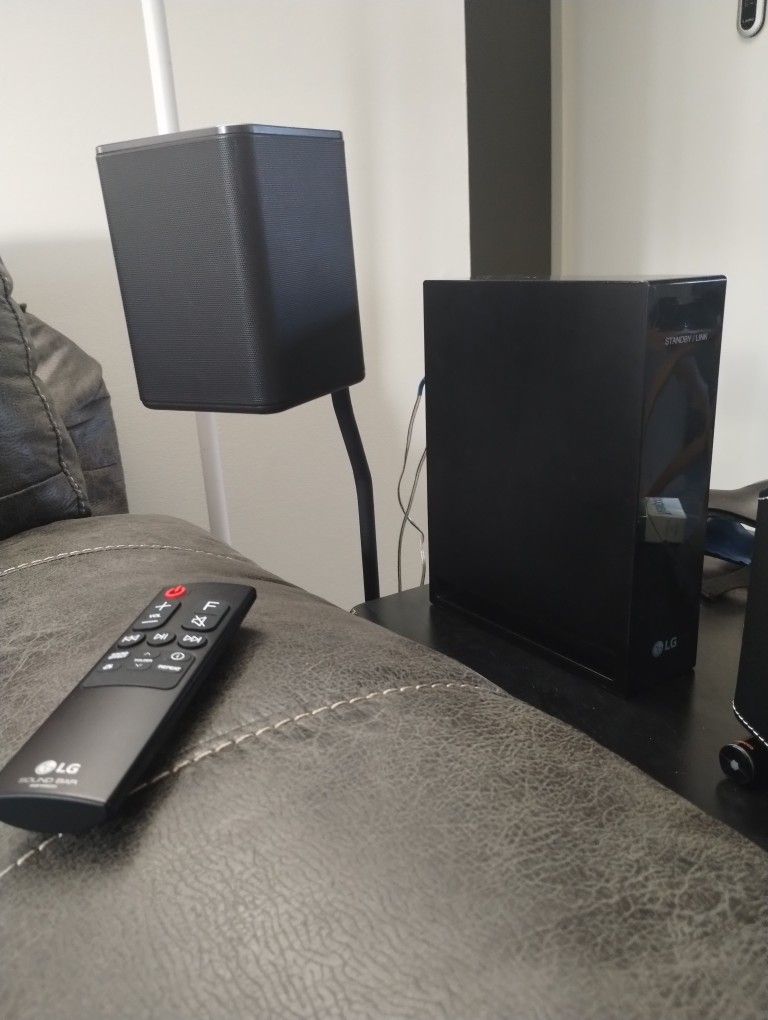 Lg Wireless Surround Speaker Kit.Spk8-s