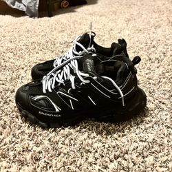 Balenciaga Tracks Size 42EU