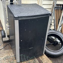 Mini Fridge 