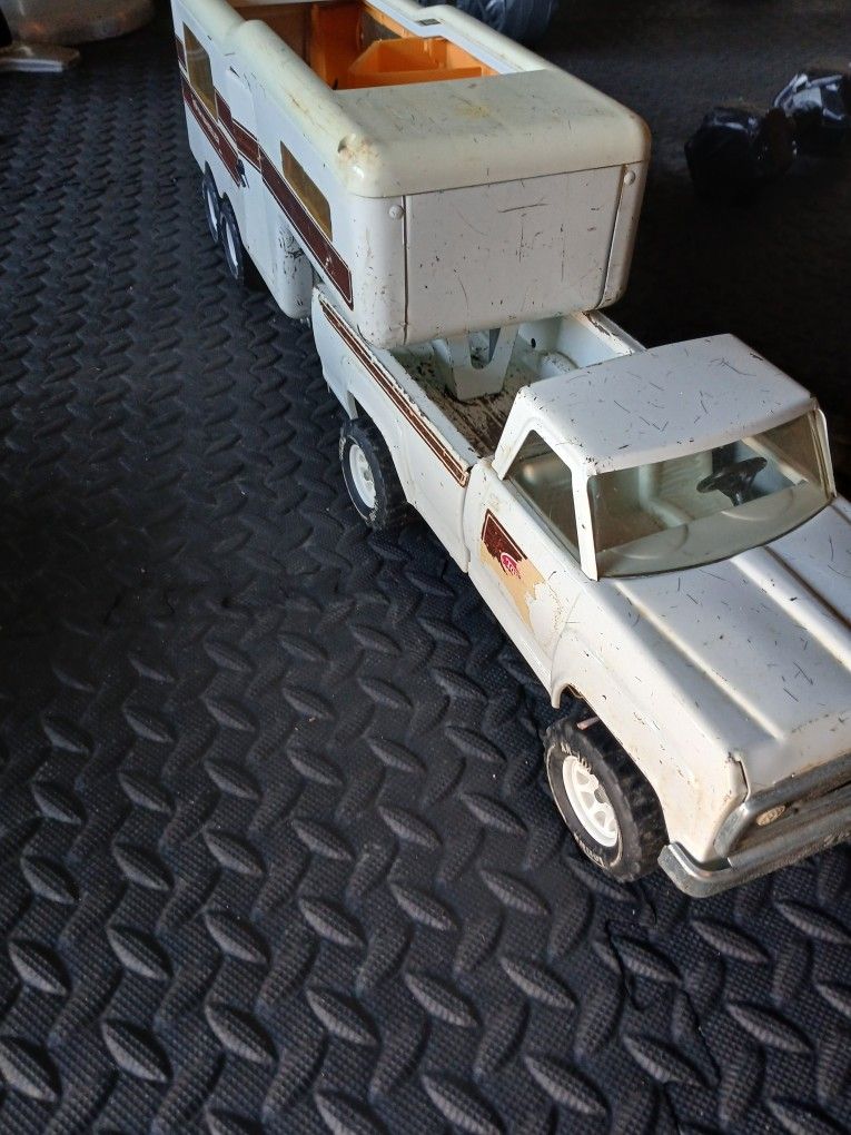 Vintage Fifth Wheel Camper Trailer And Truck 1974 Tonka