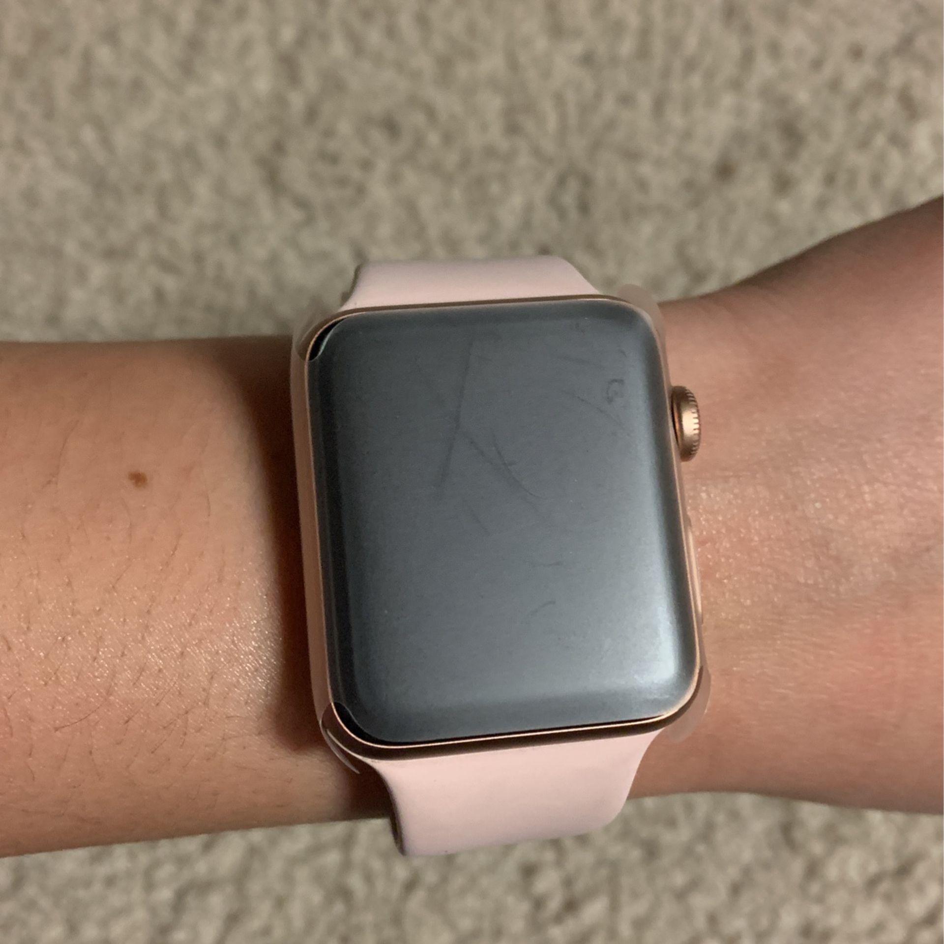 Apple Watch Series 3 42mm (no GPS) Rose Gold