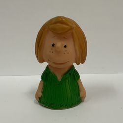 Peanuts Peppermint Patty 1966 2 Inch Finger Puppet