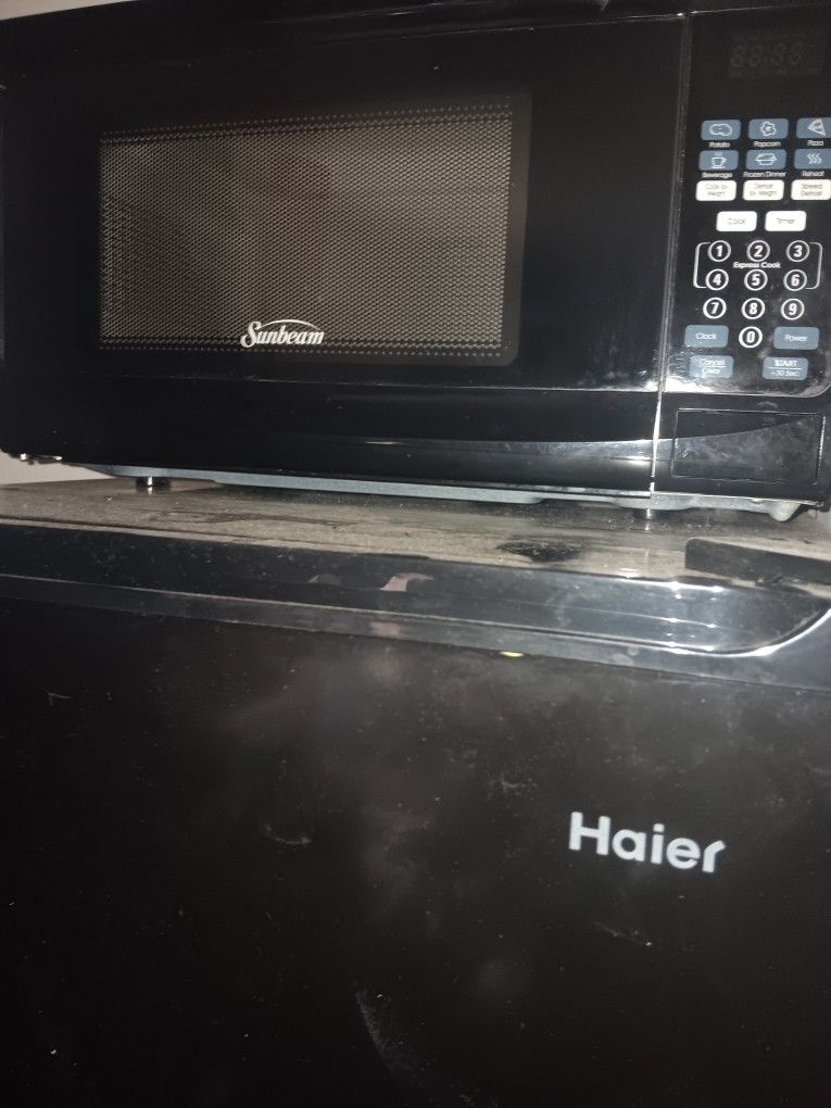 MICROWAVE..BRAND NEW