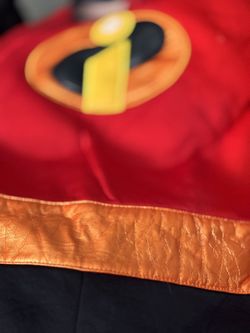 Costume size and pictures