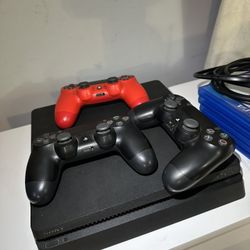 PS4 Console & Controllers 