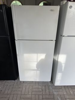 ❤️HAS ICE MAKER😘EXCELLENT RUNNING WHITE FRIDGE😍WILL DELIVERY FOR FEE😻🎊RUNS LIKE BRAND NEW🎉NO ISSUES WITH IT🇺🇸ITS BEEN CLEANED IN & OUT⚜️IN MARR