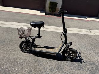 B3 E scooter 18mph top speed