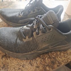Nikes Size 7.5 Unisex Men's Sizing