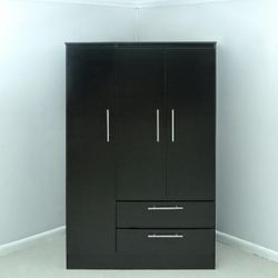 Wardrobe-Triple // Wardarropa-Triple