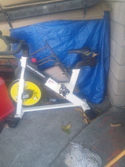 Pro form  bicicleta Blanca para aser ejercicio