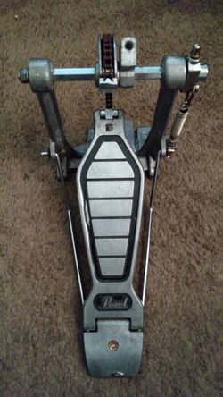 Pearl single foot pedal..