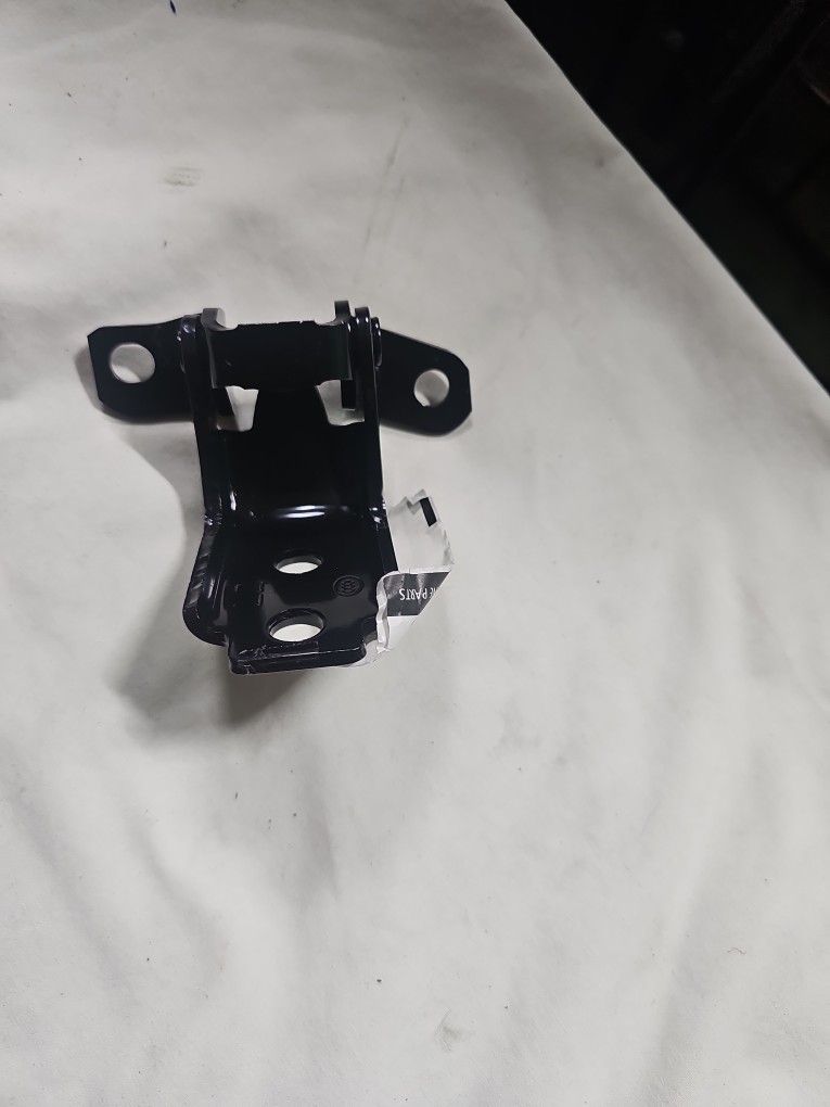 14-18 Mazda CX-3 Left Rear Driver Lower Door Hinge
