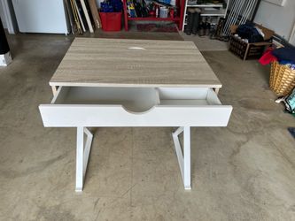 Computer desk