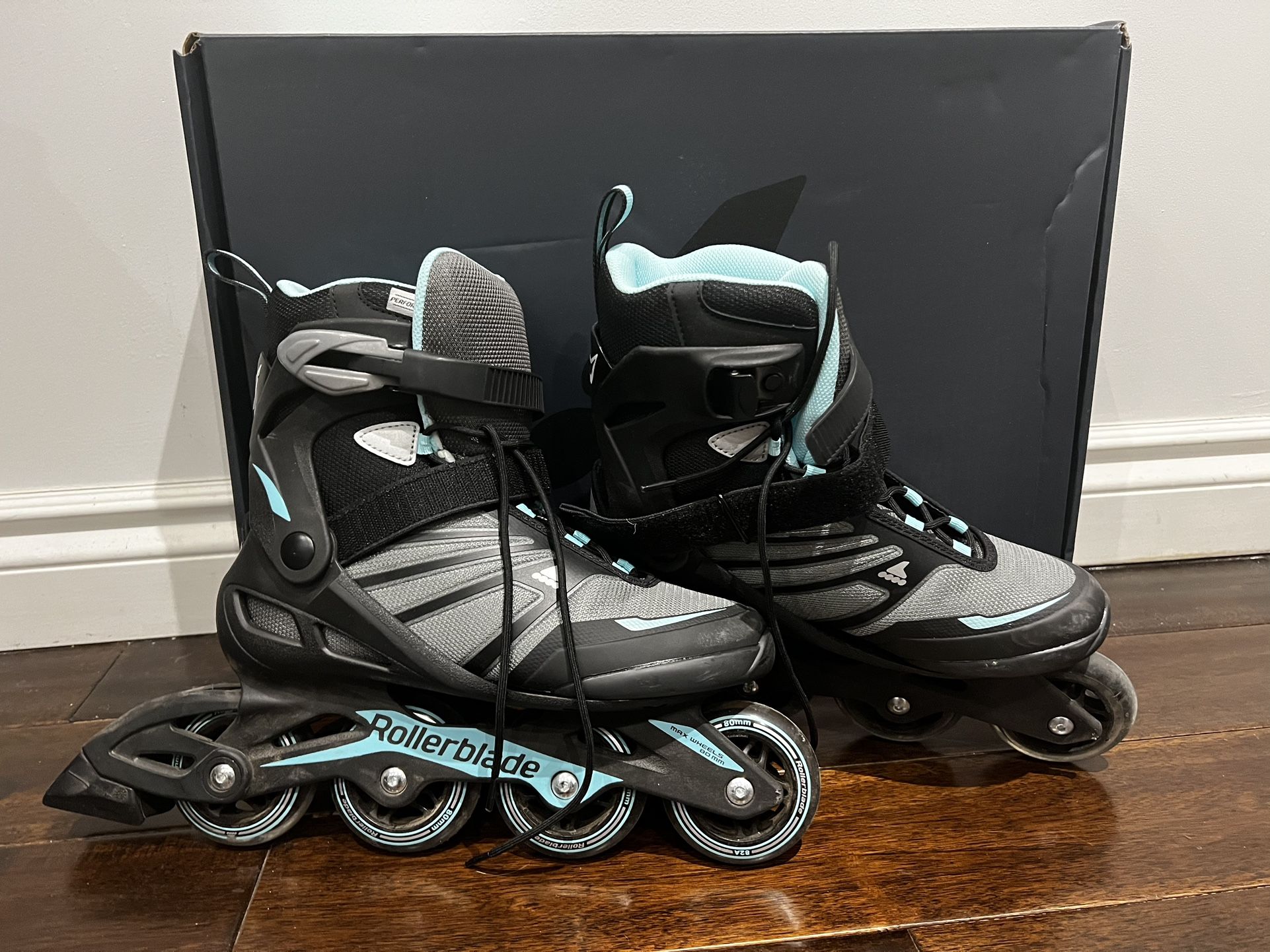 WOMENS SIZE 9 Rollerblades - Like New