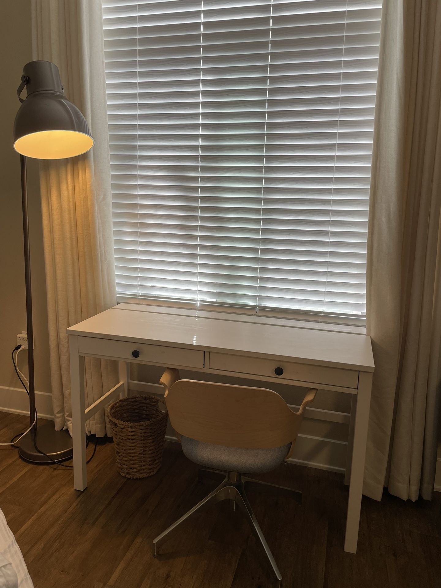 Sets Of Ikea Hemnes Desk And Chair