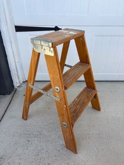 Vintage Wooden 2-Step Folding Step Ladder 2 feet