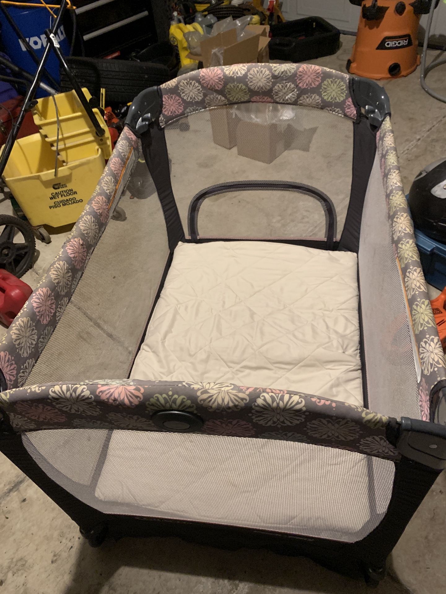Play Pen for Sale in San Antonio, TX OfferUp