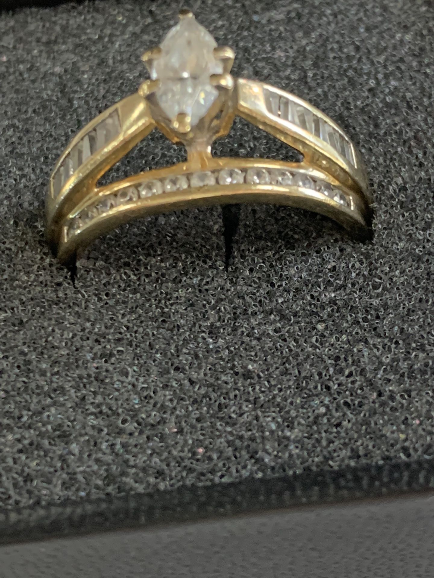 Wedding Ring 10k Cz Size 8