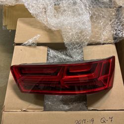 Liftgate Tail Lamp Assy Audi Q-7