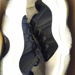 Air Jordan 11 Retro Low 'Tuxedo' 