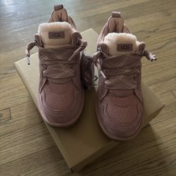 Ugg Lowmel pink dawn size 6 big kids new