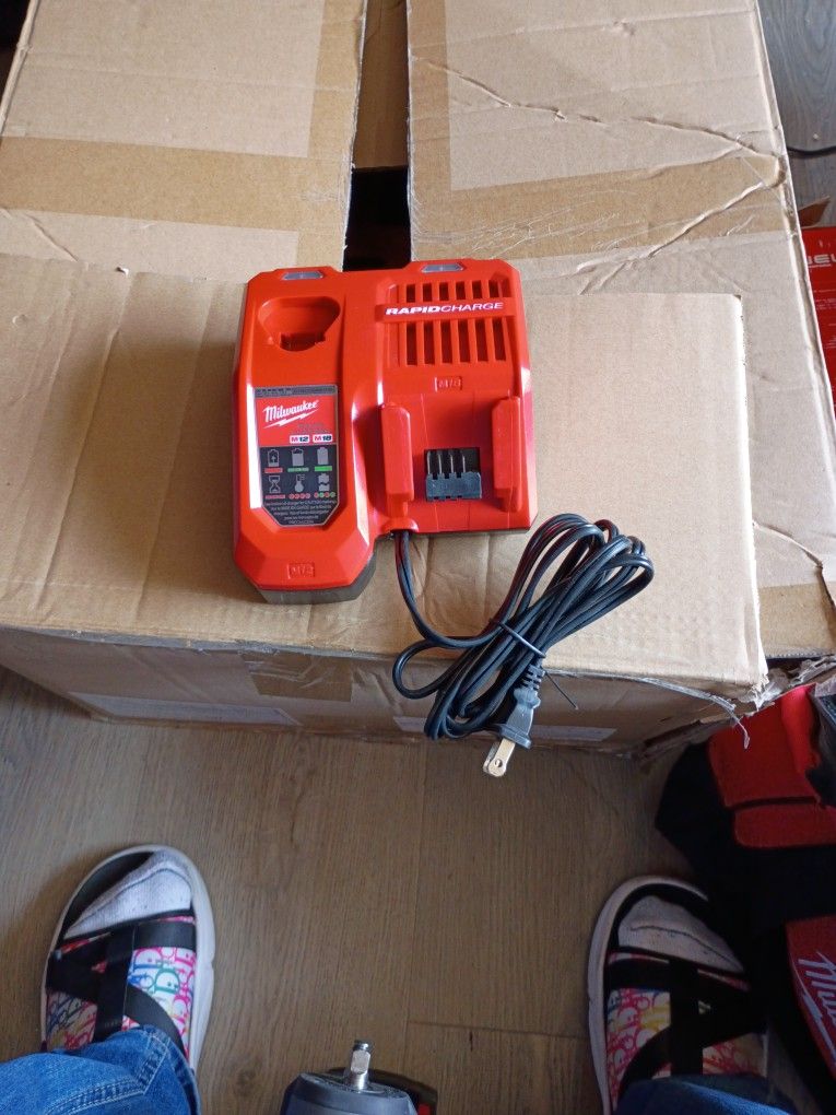 M18 Charger