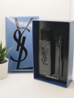 Yves Saint Laurent MYSLF Eau de Parfum Travel Gift Set Duo

1.3 fl
.33 fl Travel Spray ⭐️