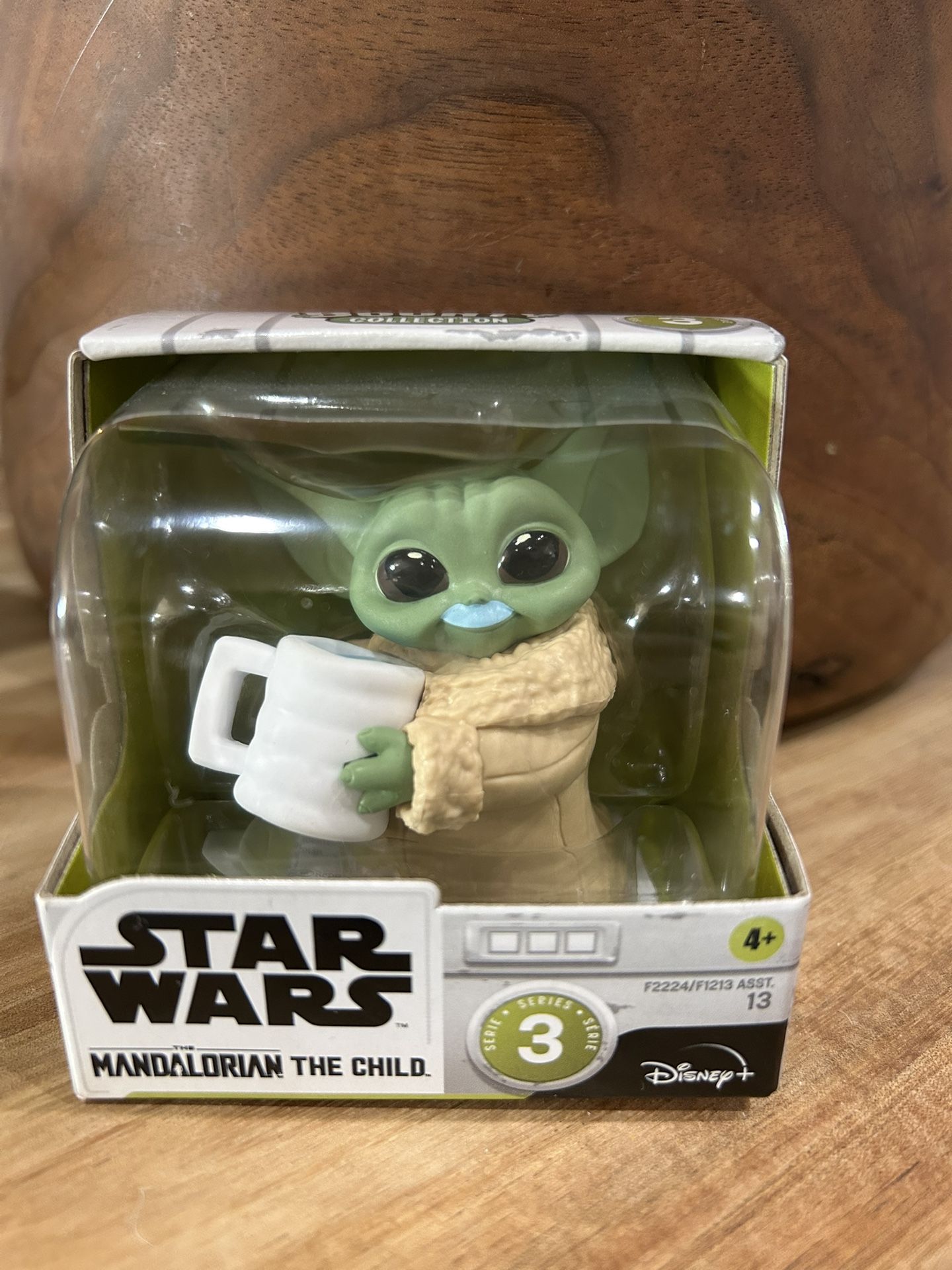 Star Wars Mandalorian The Child Figure 3