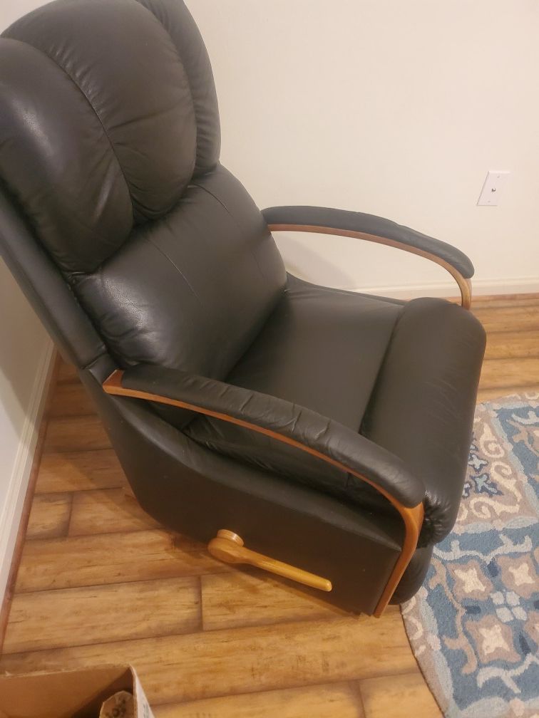 Lazy Boy Harbor Town rocking recliner for Sale in Chesapeake, VA OfferUp