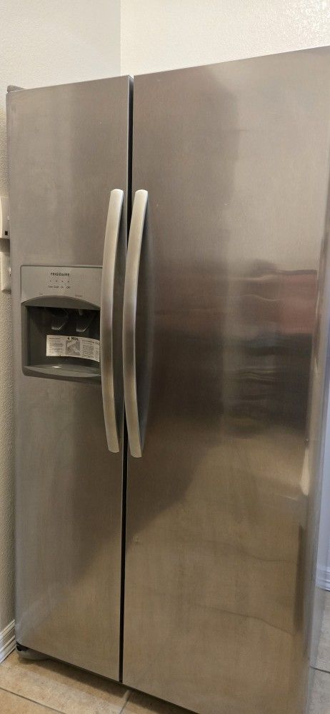 Frigidaire Refrigerator 