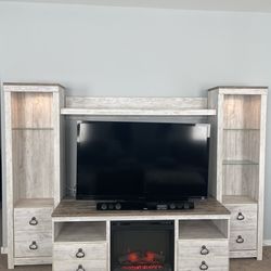 Entertainment center