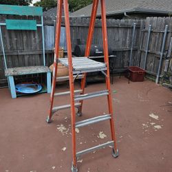 6ft Louisville Platform Ladder 