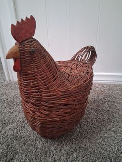 Wicker Rooster Chicken Basket