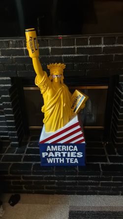 Twisted tea Statue of Liberty